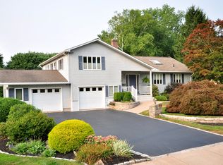 15 Frances Dr, Manchester, CT 06040