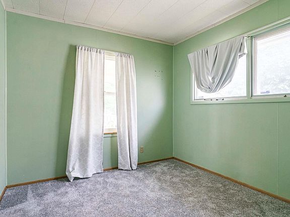 5th image of 826 Camden St
