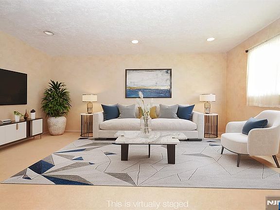 4th image of 88 Spring Valley Rd