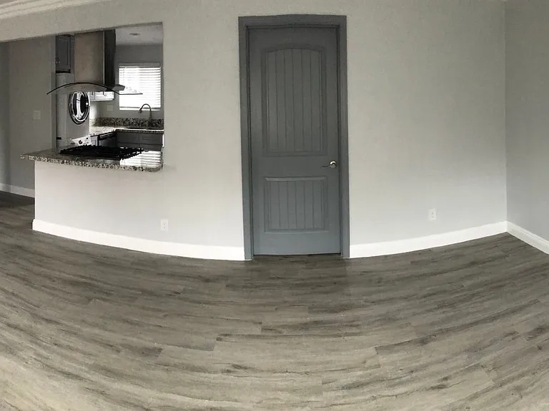 922 N Summit Avenue — Photo 14