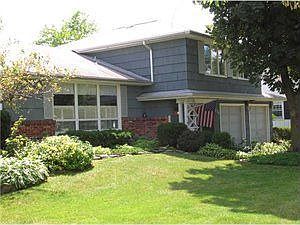 2nd image of 126 Dawnbrook Ln