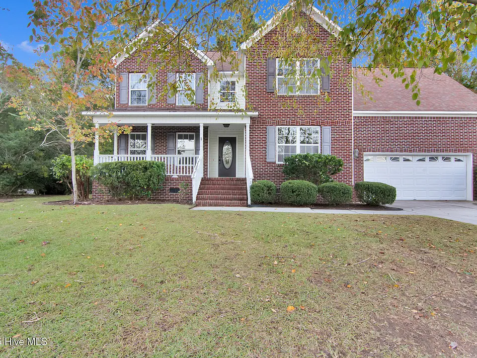 102 Huntington Ct
