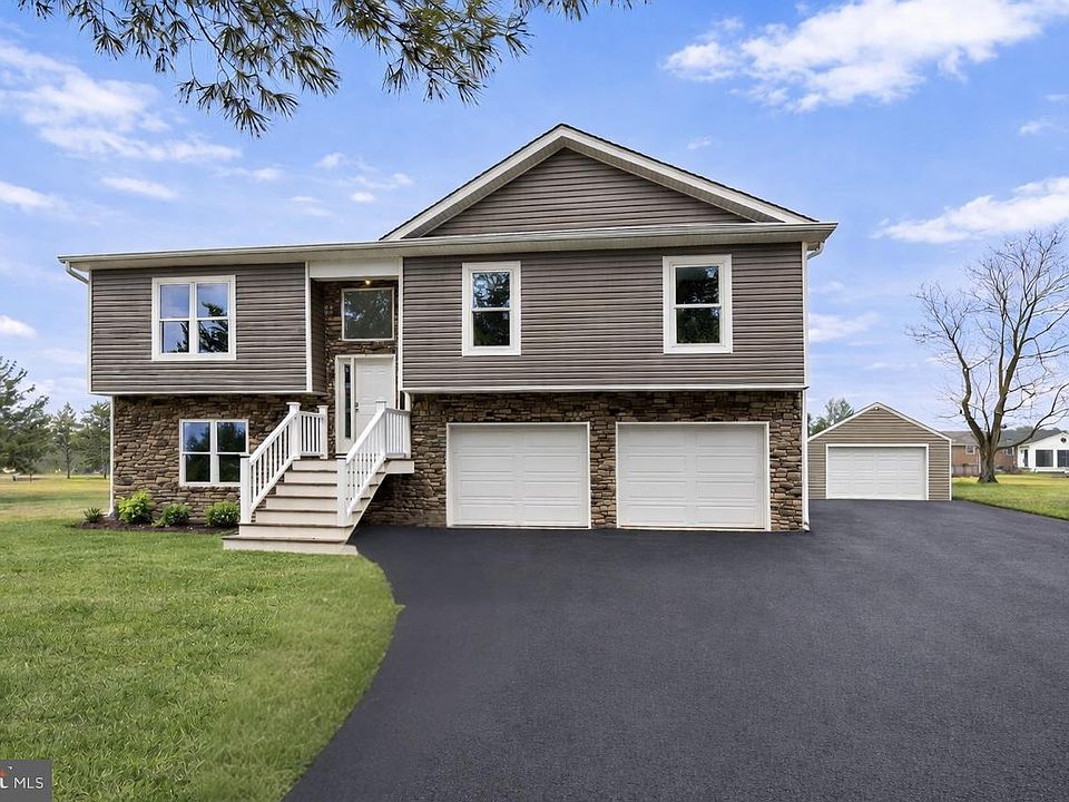1st image of 55 Friendship Dr