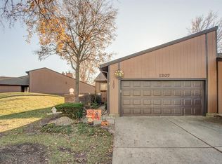 1207 Nancy Dr, O'Fallon, IL 62269