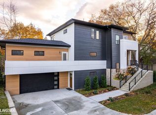 2095 Langham Dr, West Bloomfield, MI