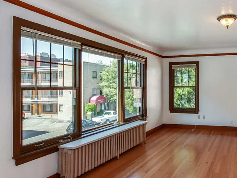 Silver Apartments — Photo 15