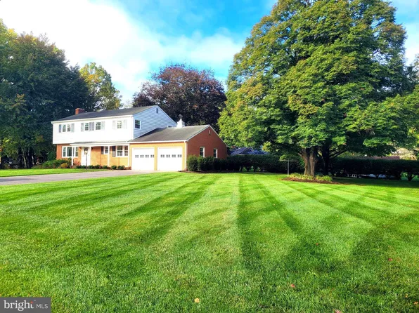 10 Greenvale Rd, Westminster, MD 21157