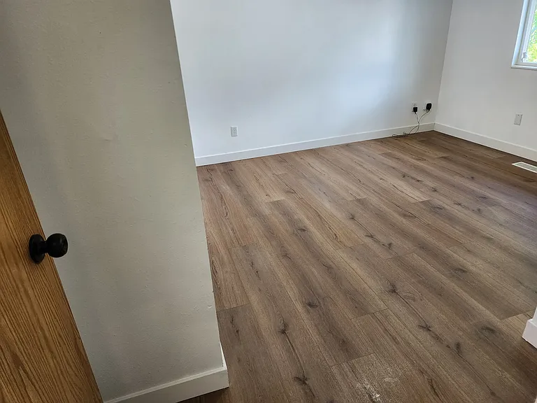 670 N 400 W — Photo 18