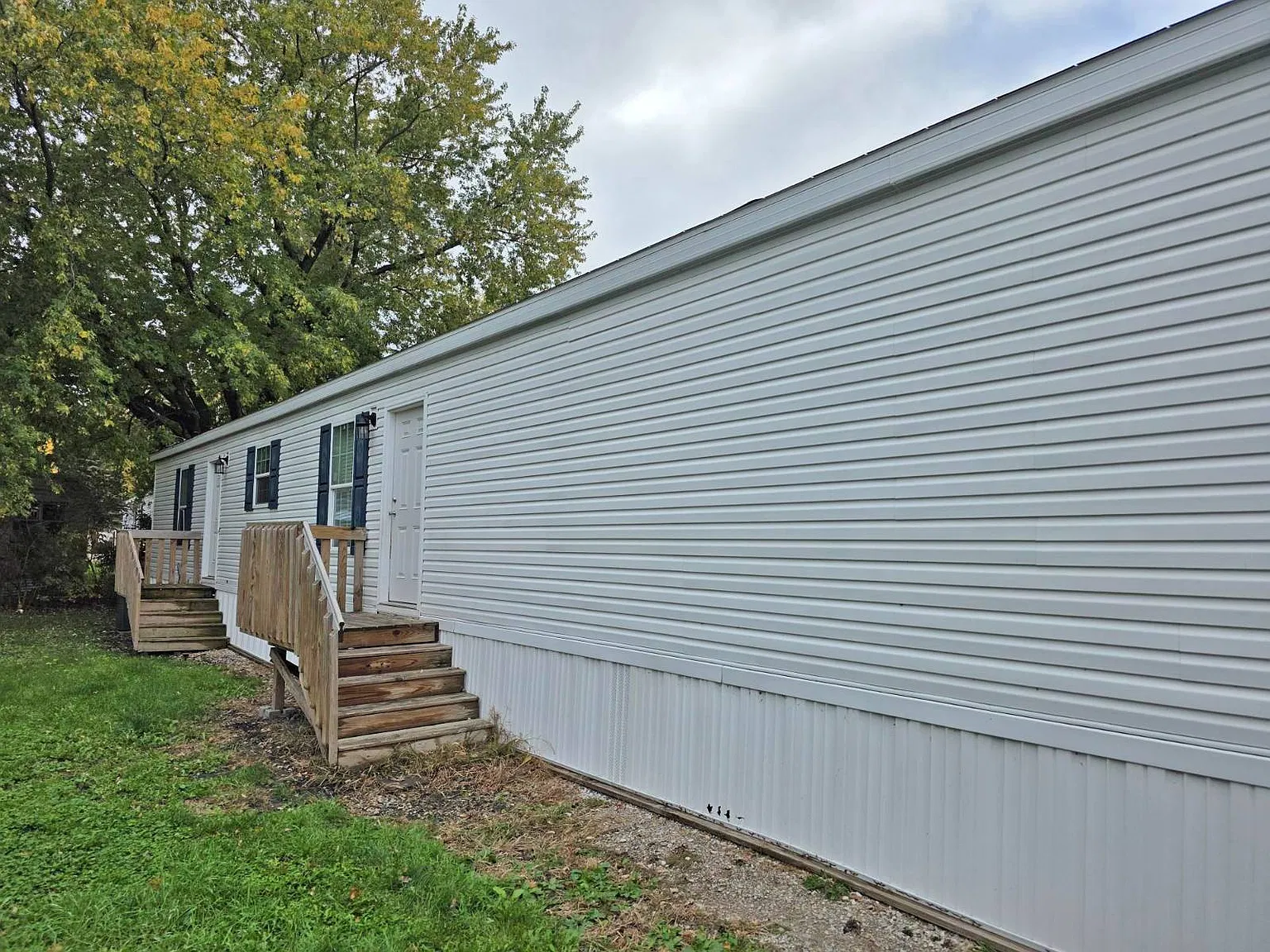 3 bed, 2.0 bath, 860 sqft, $995 — Photo 2