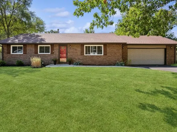 2210 Leonora Dr, Stevensville, MI 49127