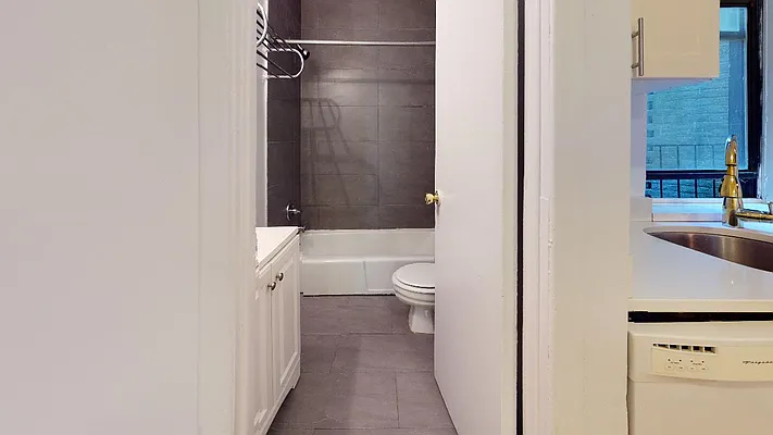 Rented by Bond New York | media 23