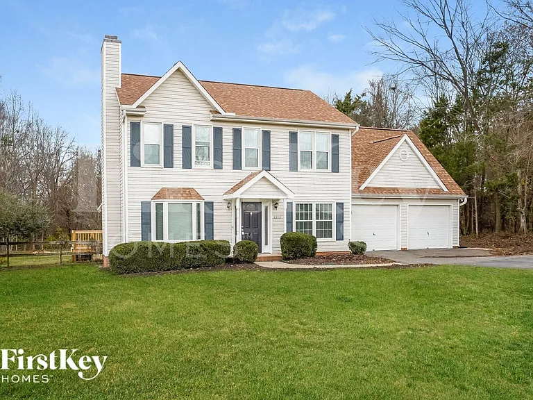 6350 River Crest Dr — Photo 1