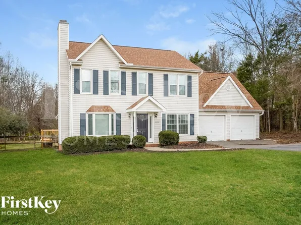 6350 River Crest Dr, Clemmons, NC 27012