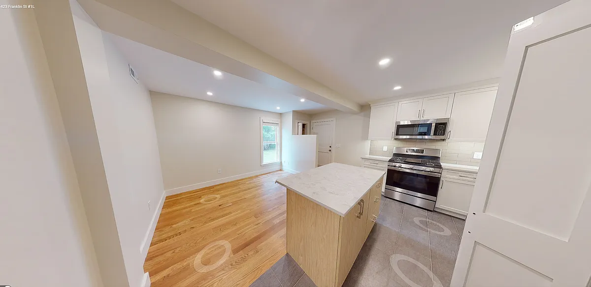 Building Photo - 425 Franklin St #1L