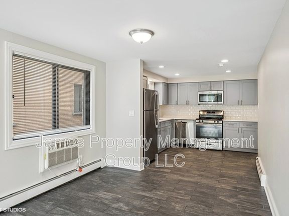 5th image of 3936 N Narragansett Ave APT 1S