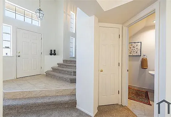 8940 Redwater Dr — Photo 10