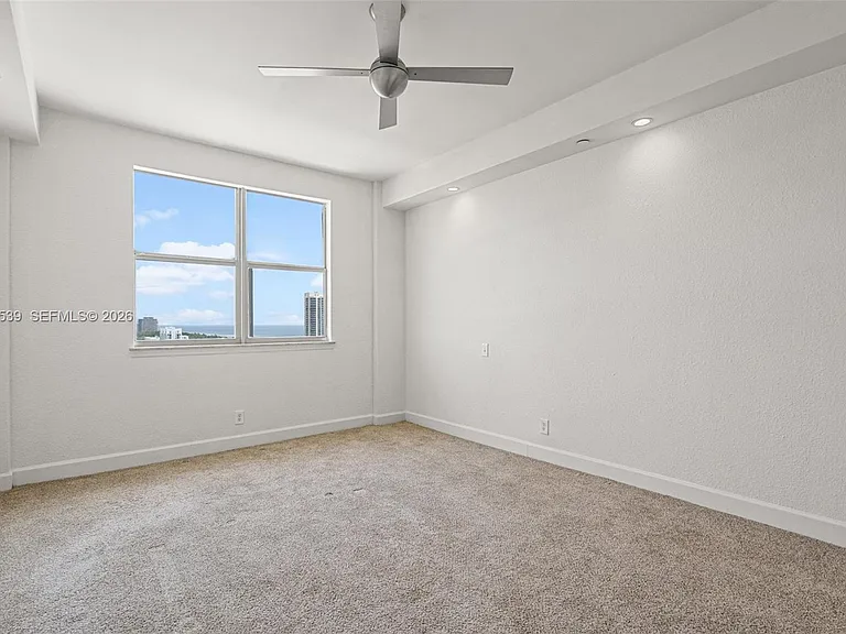 401 69th St #Penthouse 101 — Photo 28