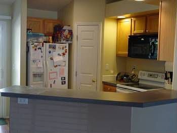 2nd image of 32 N Elihah