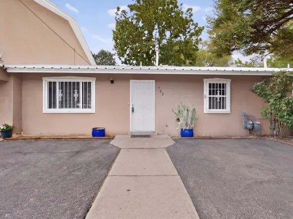753 Camino Floretta NW, Albuquerque, NM 87107