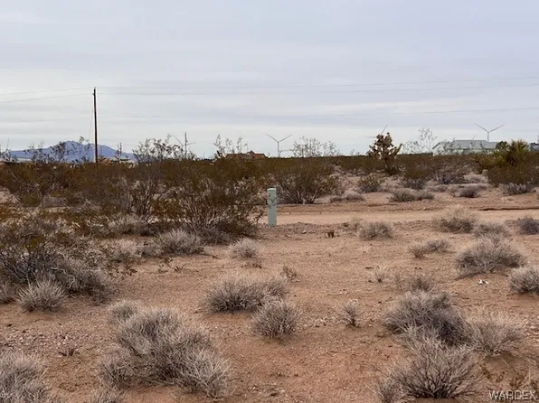 11272 W Rocking Horse Dr, Willow Beach, AZ 86445