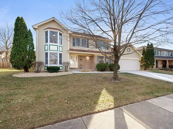 887 Chatham Dr, Carol Stream, IL 60188
