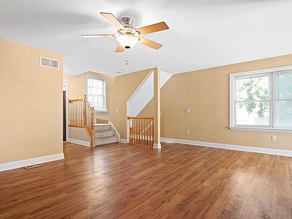 3rd image of 249 W Klein Ave
