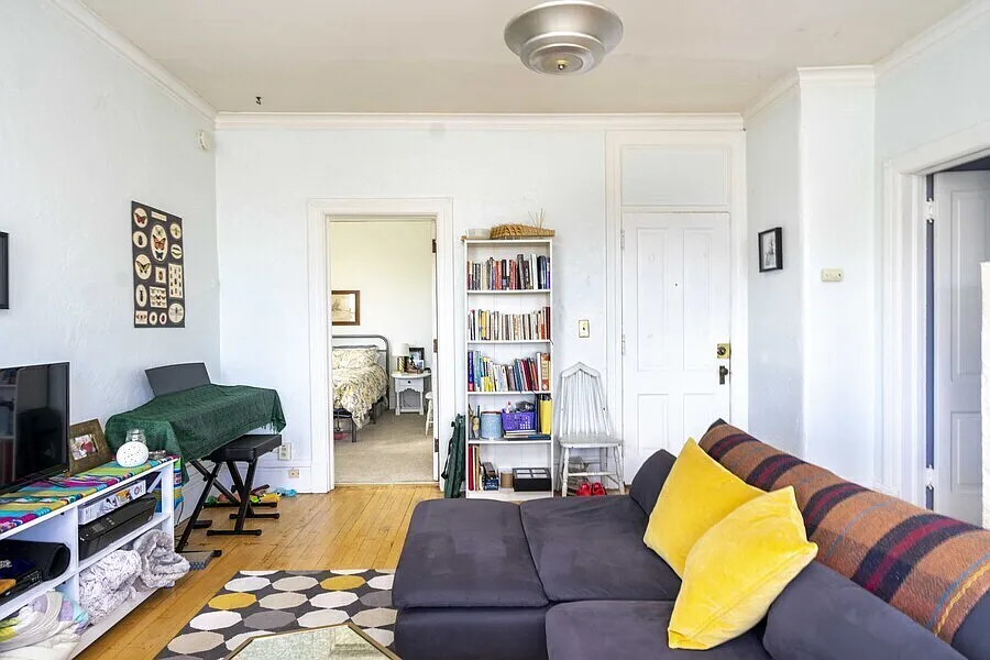 2 bed, $1,100 — Photo 2