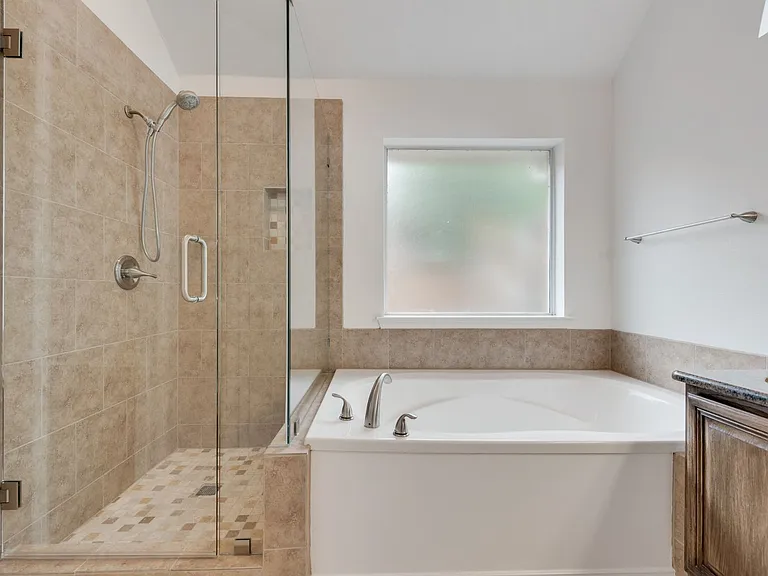 4008 Daden Oaks Dr — Photo 14
