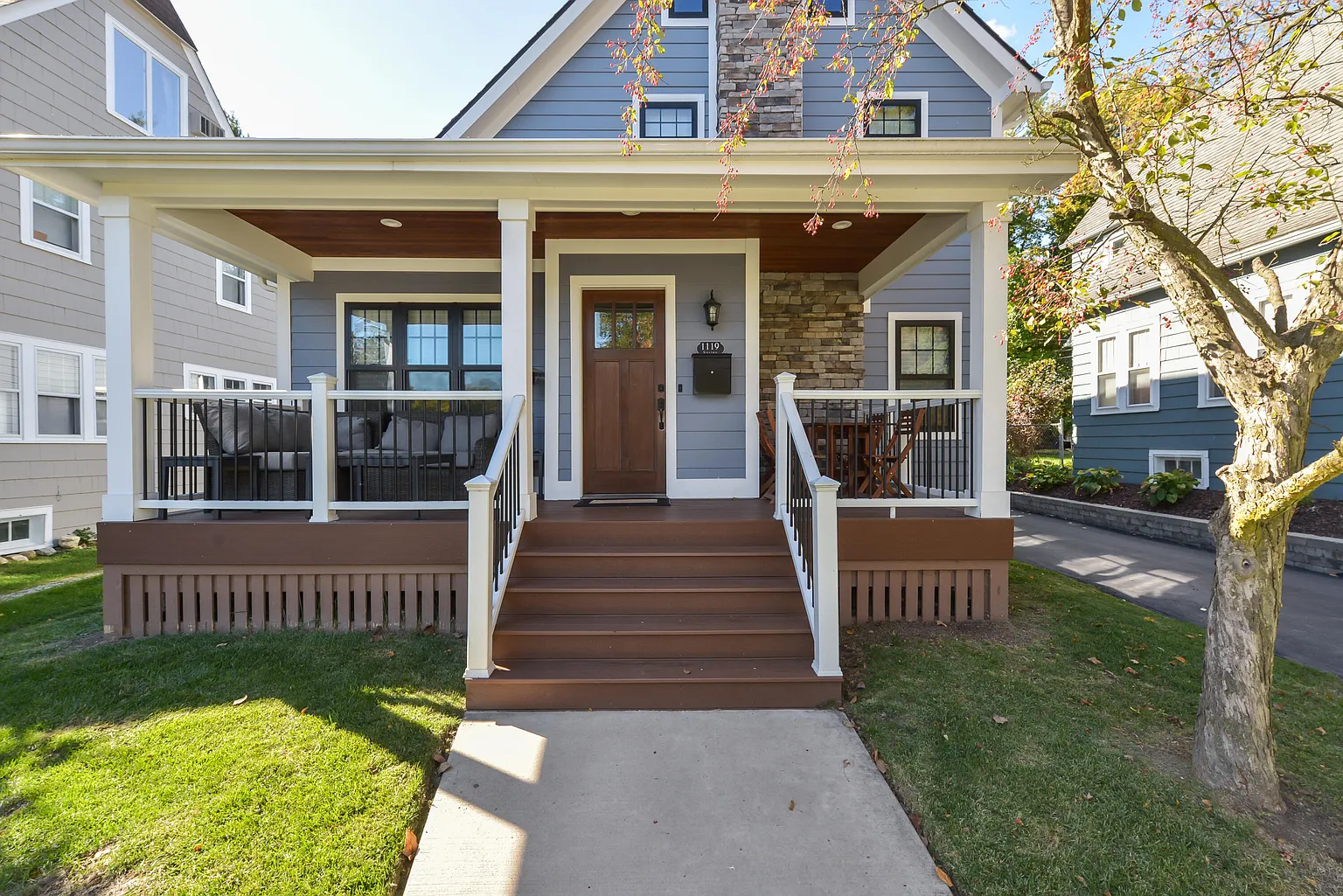 1119 Spring St photo 1