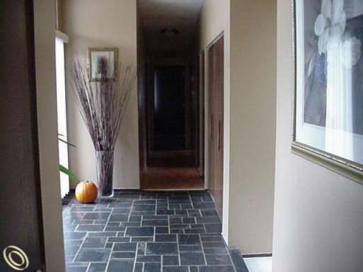 3rd image of 8881 W Parkway St