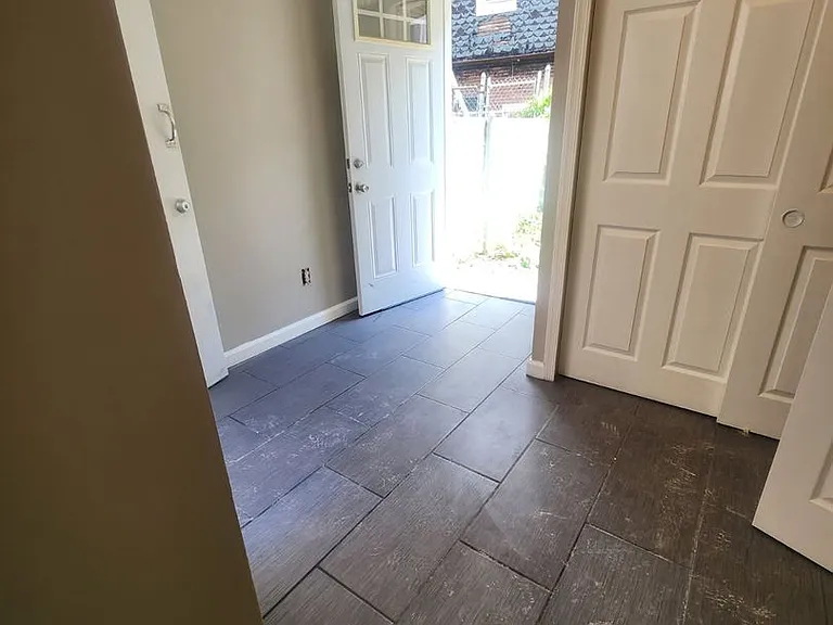 2061 E Clementine St — Photo 5