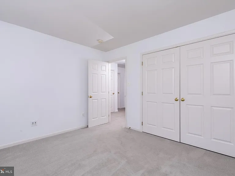 11519 Waterhaven Ct — Photo 14