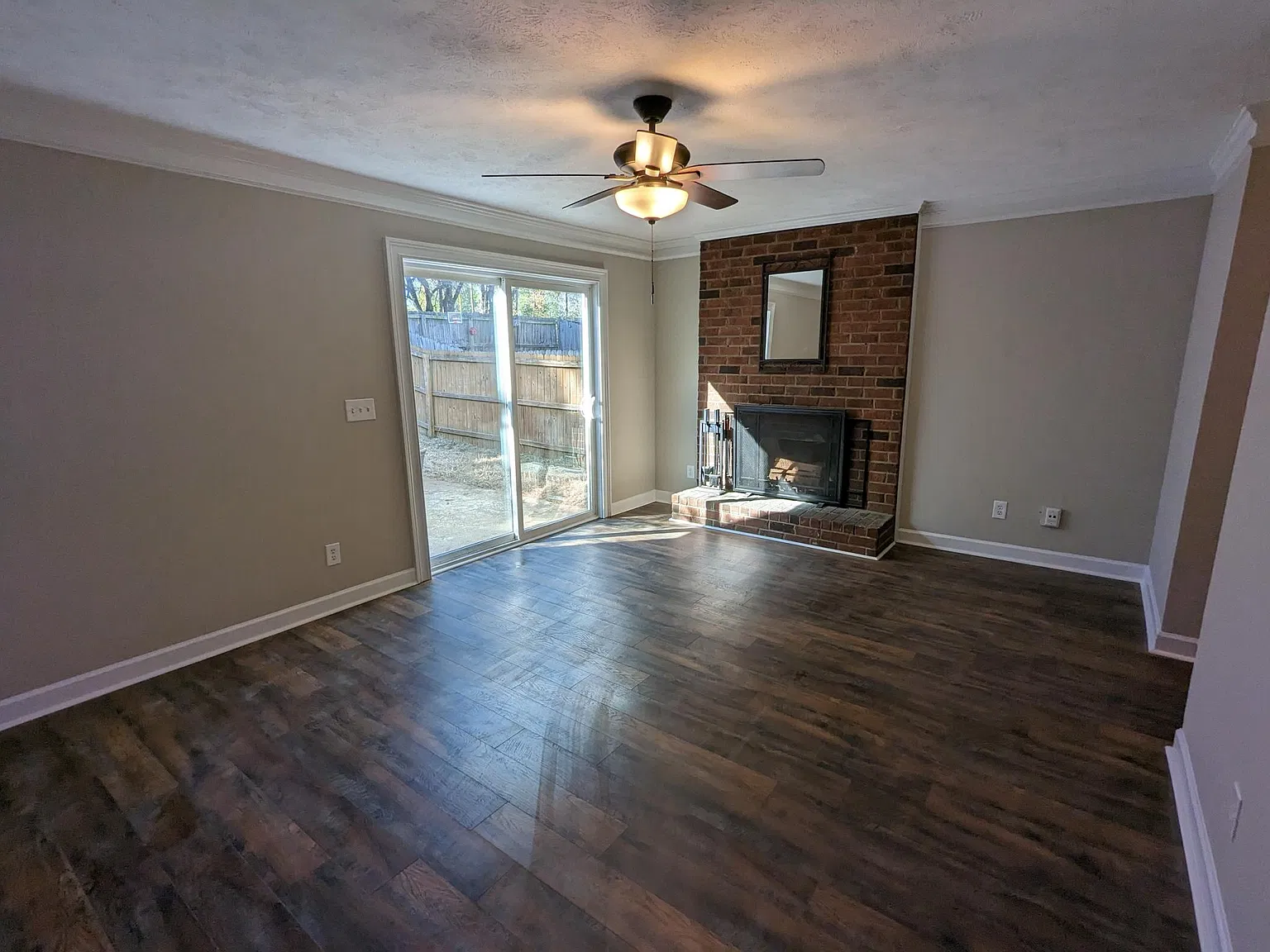 2 bed, 1.5 bath, 1087 sqft, $1,400 — Photo 3