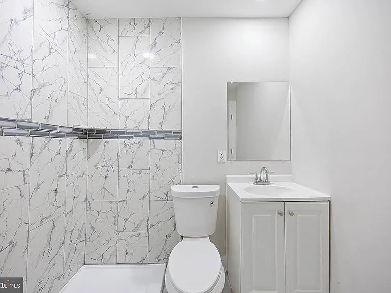 117 Collins Ave S — Photo 14