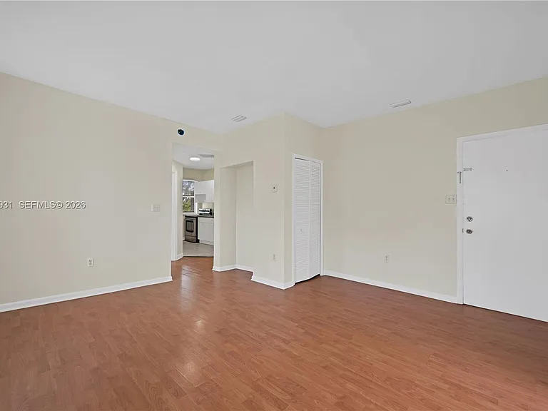 109 NW 6th Ave #8 — Photo 16