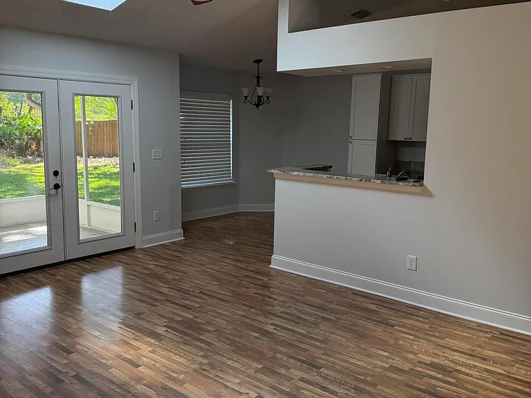 2063 Las Brisas Ct — Photo 6