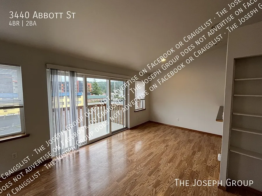 Spacious 4-Bedroom Home in Bellingham! — Photo 3