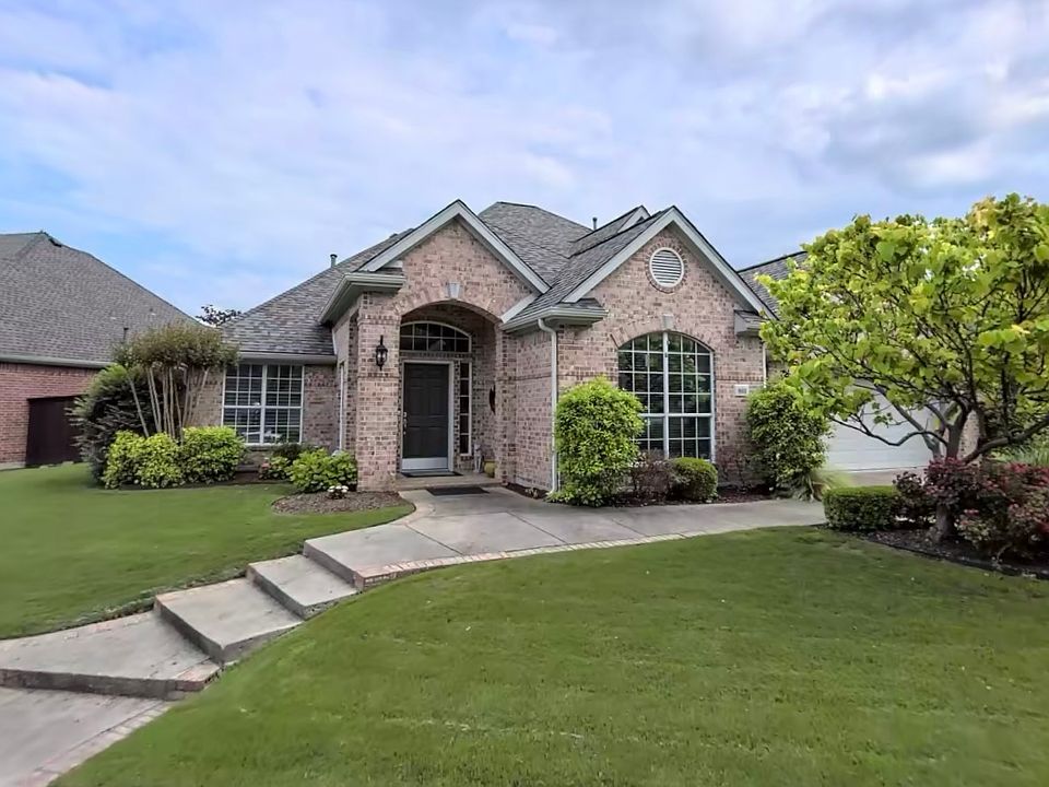 1st image of 803 Lake Point Cir