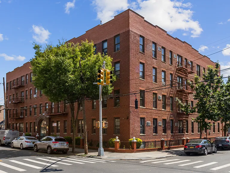 710 Avenue S #B6 — Photo 10