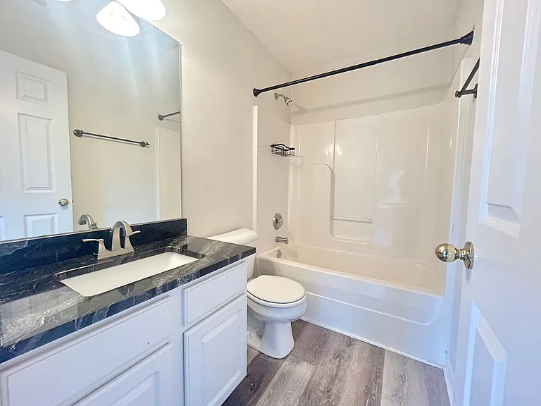 209 Shadow Glen Dr — Photo 25