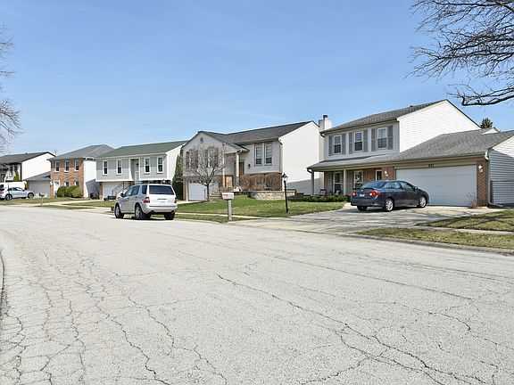 2nd image of 691 Briarwood Ln