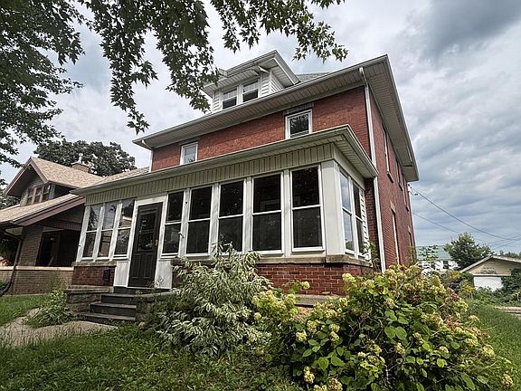 2nd image of 808 17th AVENUE
