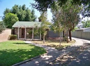 128 W Kendall St, Corona, CA 92882