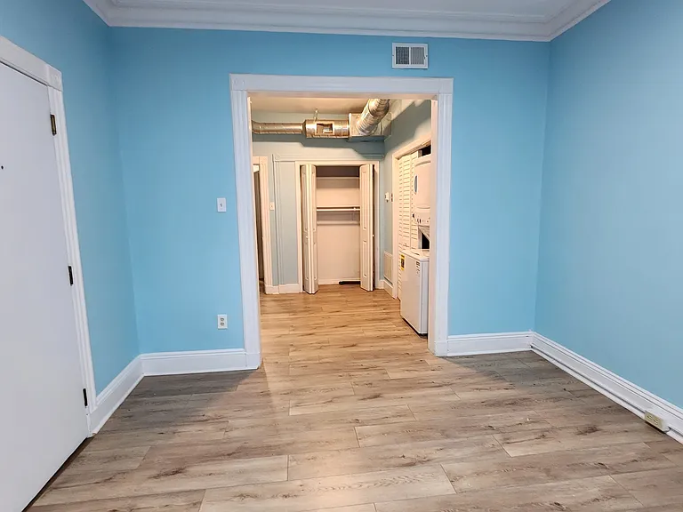 335 Summit Ave #1 — Photo 2