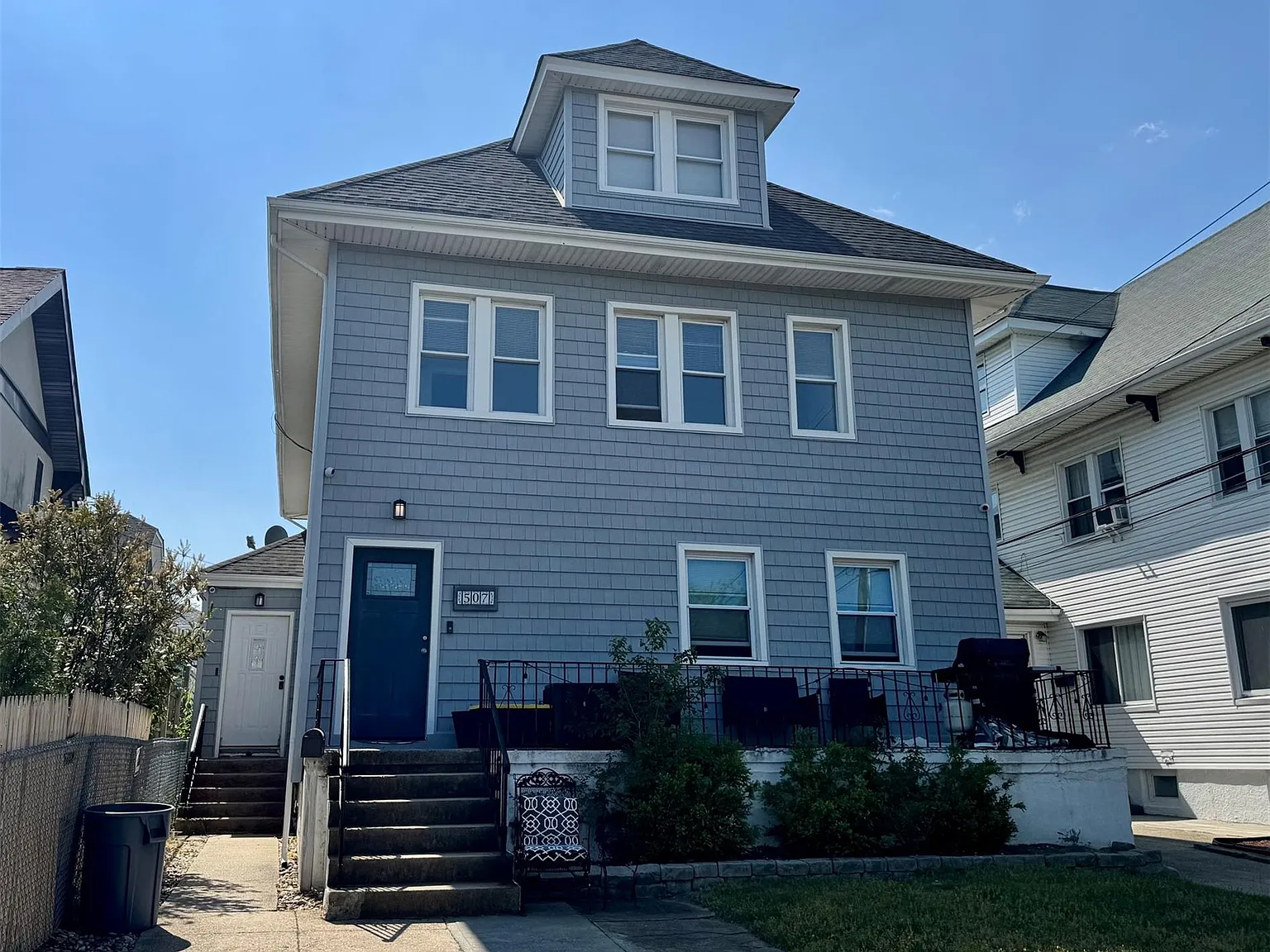 4 bed, 1.0 bath, 1400 sqft, $3,850 — Photo 1