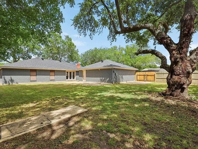 5925 Woodway Dr — Photo 23