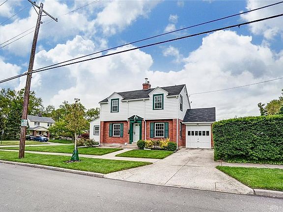 4th image of 300 Orchard Dr