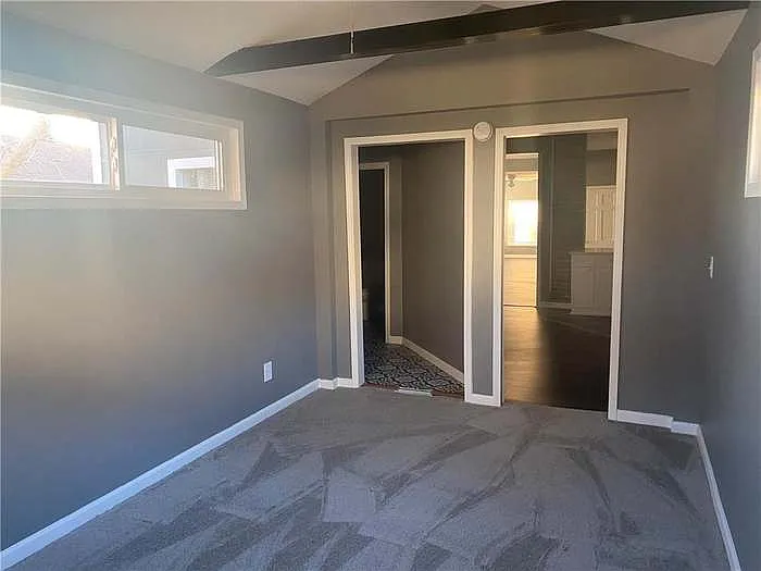 805 Gladstone Ave — Photo 8