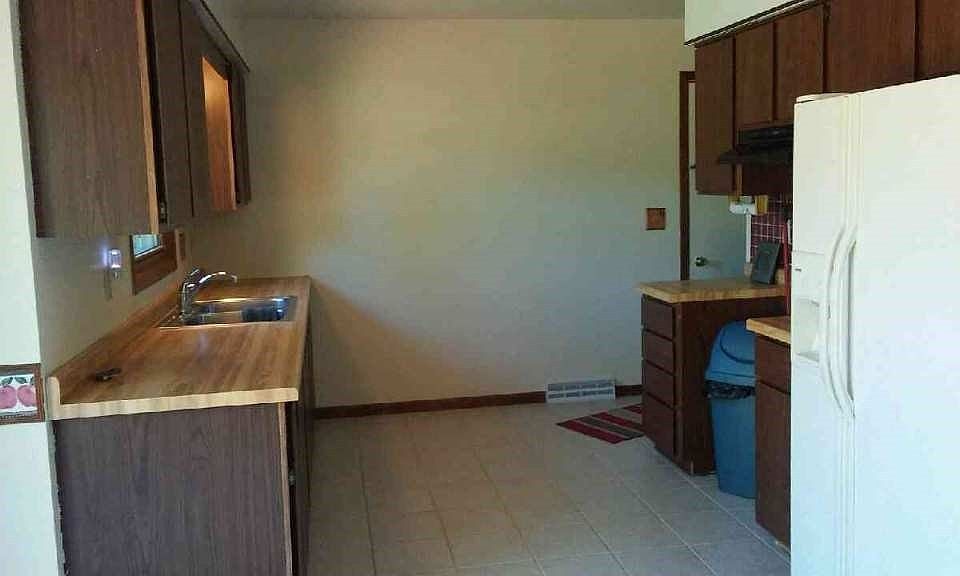 2nd image of 167 Nancy Ln