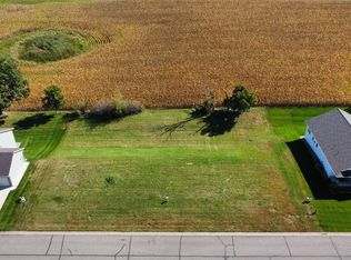 940 Waters Edge Cir, Avon, MN 56310